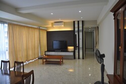 ue-square photo thumbnail #4